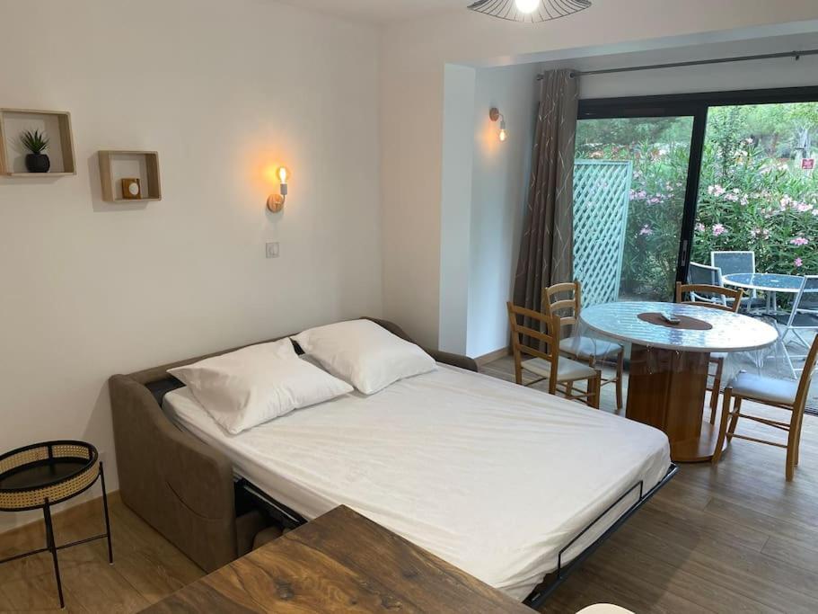 Appartement Residence Vacances Amandier Арл Екстериор снимка