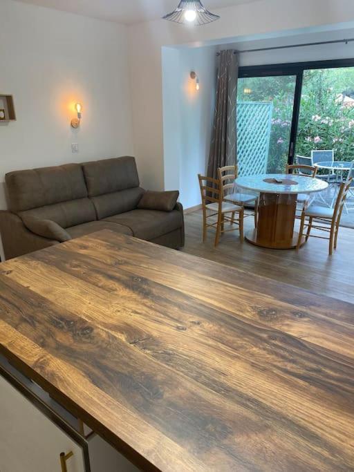 Appartement Residence Vacances Amandier Арл Екстериор снимка